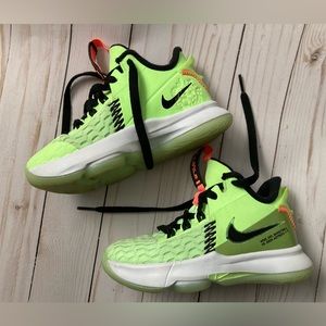 Kids Nike Lebron Witness 5 Lime Glow Green Size 11